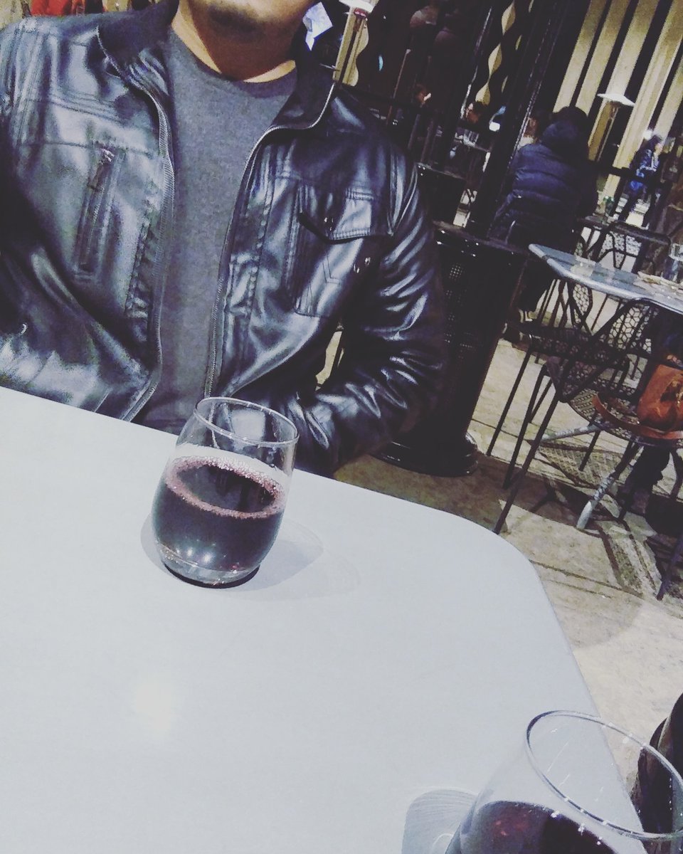 with_jayb's tweet photo. 5 years ago in this exact same place we had our first day. I never thought a second one was going to happen. 3 months later you asked me out and well here we are. Thru our ups and downs 💚
#almost5yrs https://t.co/MroCffkvAu