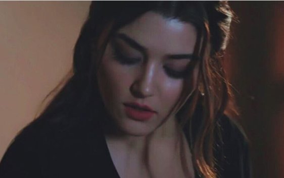 Zezo71745431's tweet photo. #siyahinci #HandeErçel 🔥🔥 https://t.co/fH081HgKsv