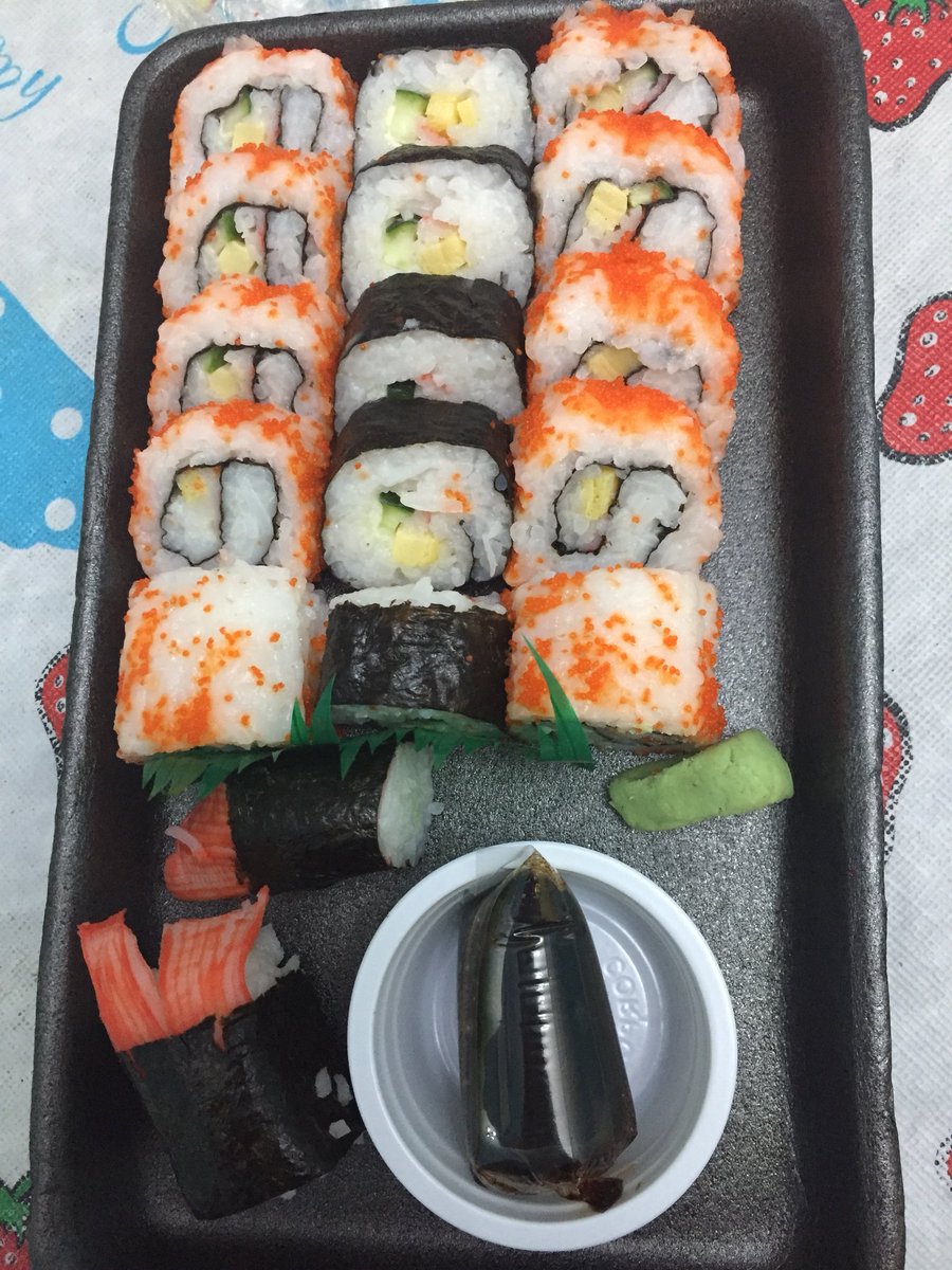 1team_Noona's tweet photo. Refueling after a very intense volleyball game... #WorkLifeBalance #volleybelles https://t.co/3U3d4WVf4D