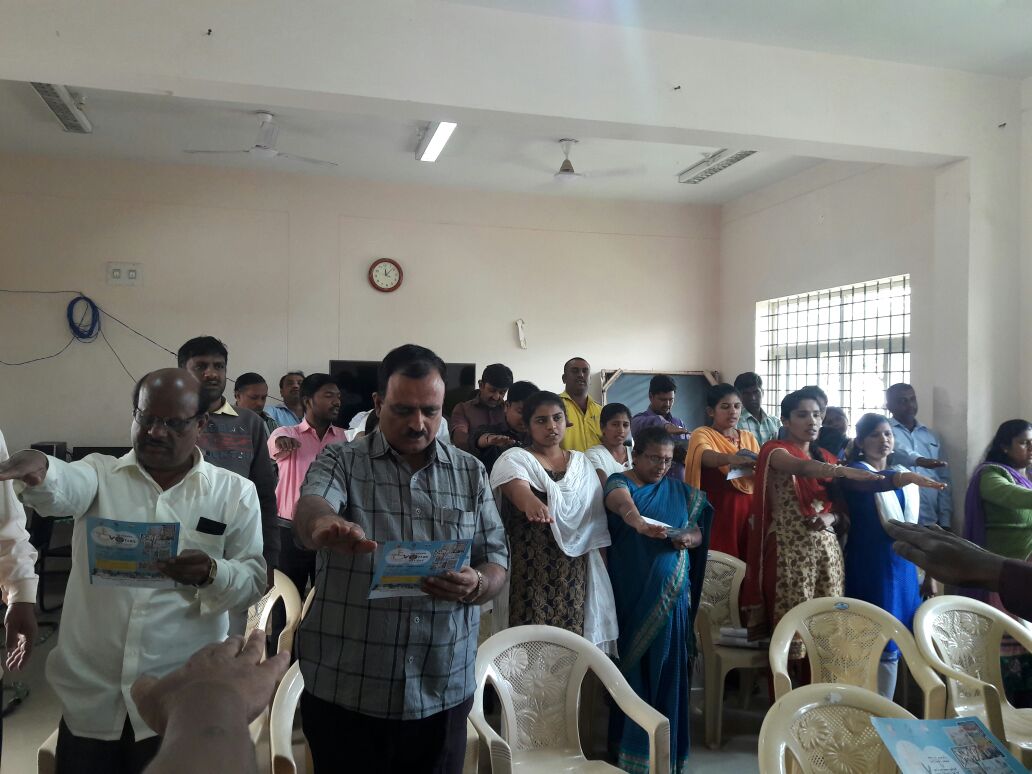 DeoMandya's tweet photo. Oath taking ceremony on the occasion of National Voters Day. https://t.co/fW7Vh49azt