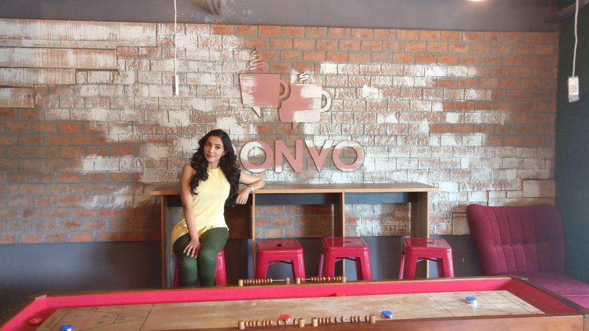 convocafec's tweet photo. The ever gorgeous @paro_nair chilling at Convo@C20
#trendingoffline #convo #convocafe #C20 #ParvatiiNair https://t.co/3cz1cFJeUz