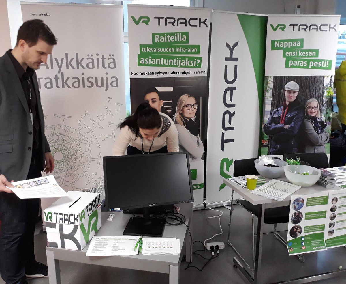 LauraSaarlo's tweet photo. Tänään @TampereUniTech #rakennustalo'ssa rakennusalan yritystapahtumassa 👍 #vrtrack'n ständi alkaa olla valmiina mielenkiintoisia kohtaamisia ja tulevaisuuden #infra talenttien löytymistä varten 😊 #vrtracktrainee https://t.co/2QzfYEpF3y