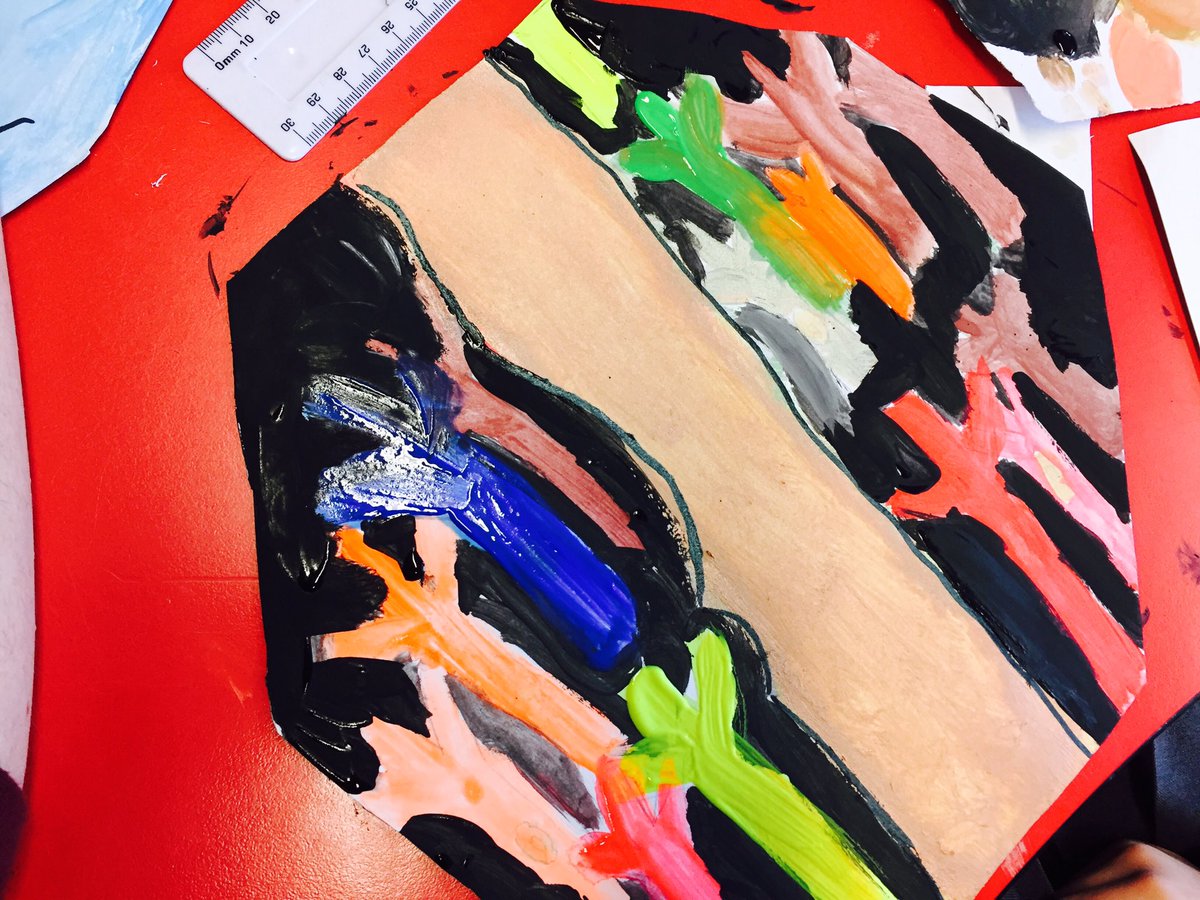 AdrianMargeyArt's tweet photo. Thoroughly enjoyed facilitating a workshop with #Castleroe and #Ballyhackett Primary Schools exploring our local landscapes and landmarks this morning! Will share the collaborative finished pieces when complete. #CrossCommunity #SharedEducation #NorthCoast #TalentedBunch #KidsArt https://t.co/Ezasd8cZy0