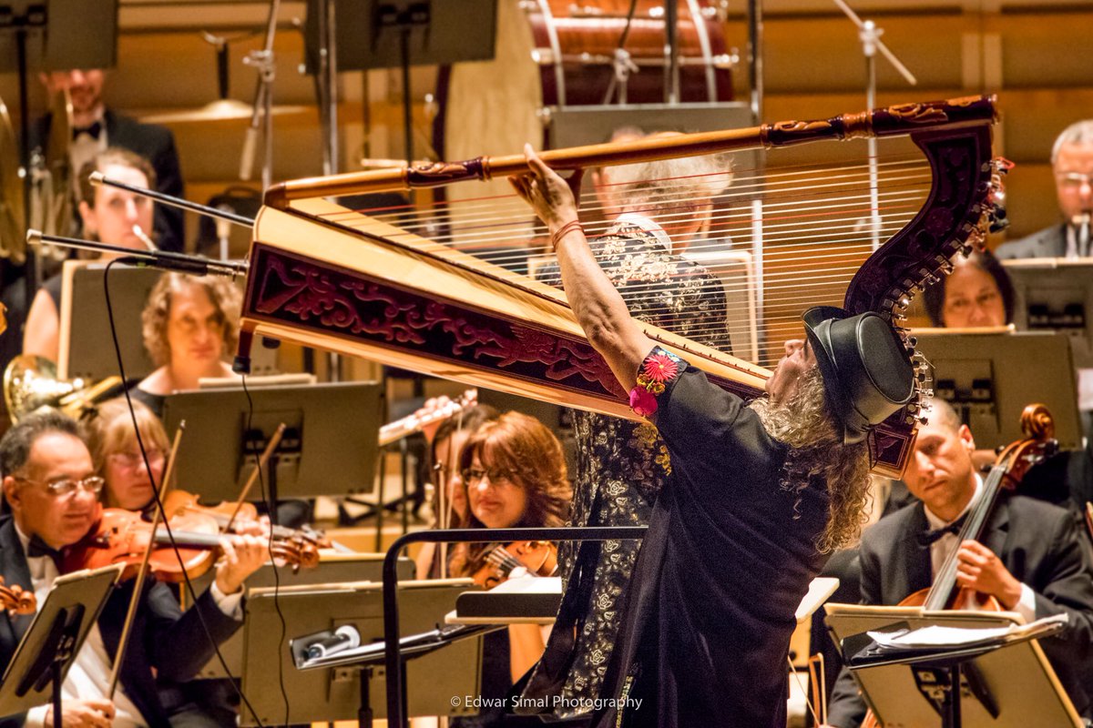 Amazing will be the concert this friday at @miamidesigndistrict 6 pm performing @victorespinolamusic, the singer Nani and Latin Venezuela <a href="/ensamble74/">Ensamble 7/4</a> 📸 <a href="/edwarsimal/">Edwar Simal</a>