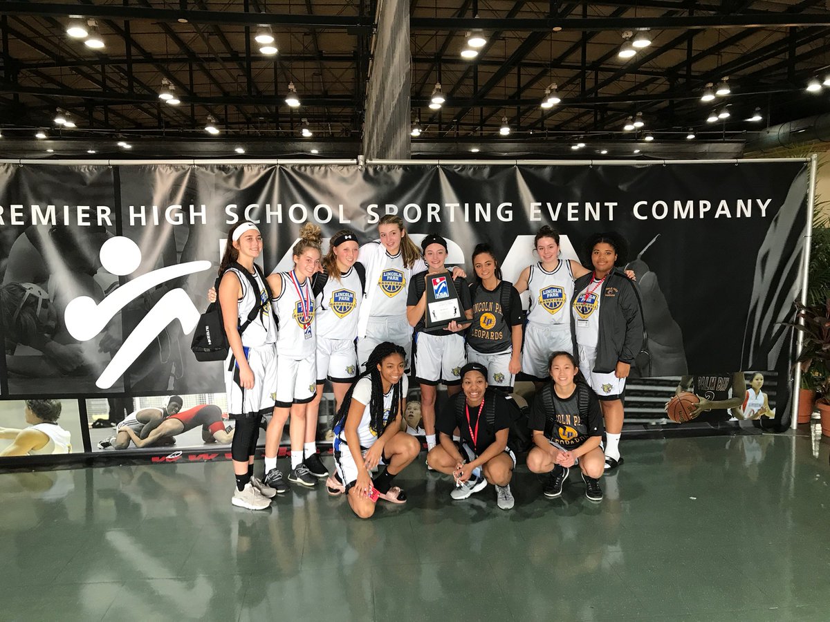 lp_Leopards's tweet photo. Everyone go out and support our girls basketball team at Moon HS @ 7:30 !! 💛💙 #beatmoon #goLP https://t.co/sg0I7tqYQE