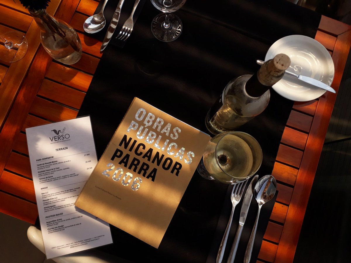 VersoHotel's tweet photo. Un buen vino para recordar a #NicanorParra https://t.co/tlt2506NOH