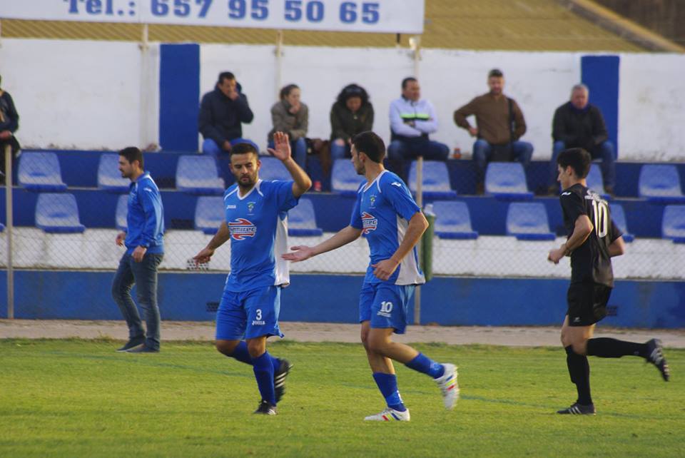 🔴radiomarcamurcia.es  

 Alex, capitán de <a href="/CDJuvenia/">Juvenia-PozoEstrecho</a>:"Somos un equipo humilde y que nos conocemos de mucho tiempo. Tenemos mucha amistad entre los compañeros. El objetivo es intentar mantenernos y disfrutar de esta categoría".