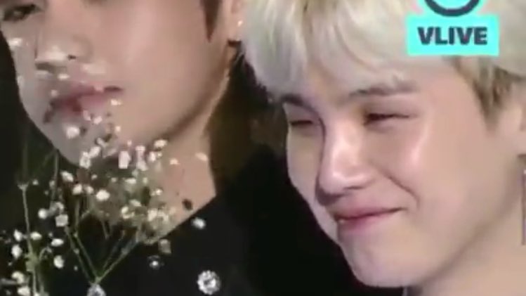 relataed's tweet image. the cutest and softest transition