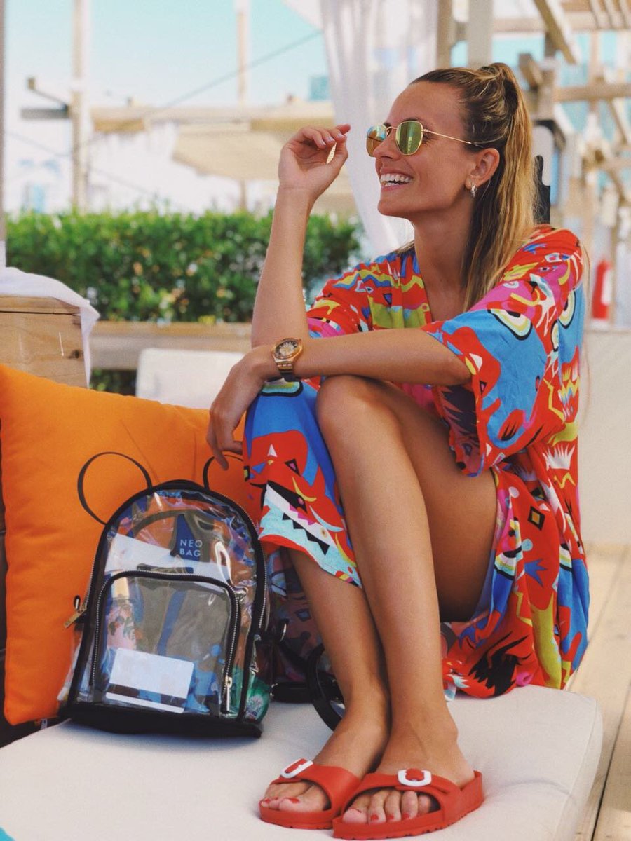 PDE TRENDS: Sin dudas, las ojotas del verano son de @Birkenstockar, sino preguntale a @Melchorlez que las combinó de mil con un kimono estampado #Moda #Trends #PDE