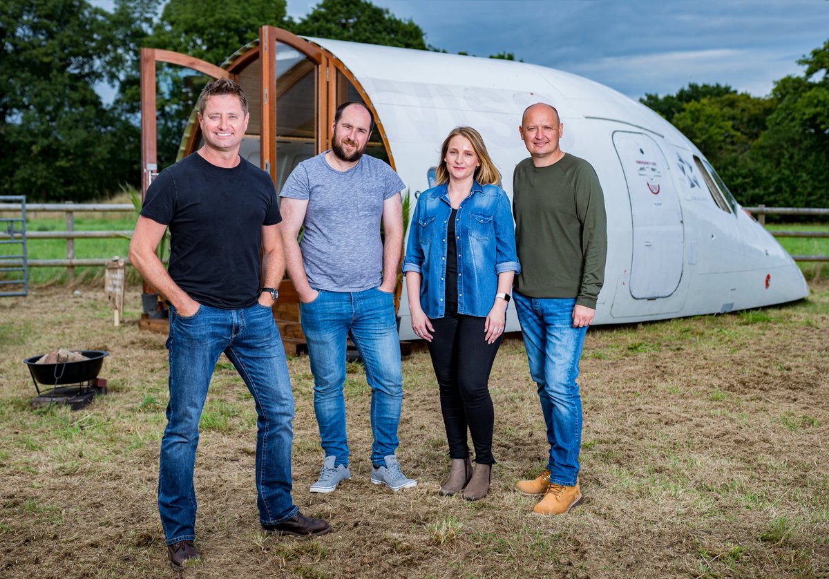GCAmazingSpaces's tweet image. On tonight’s #Amazingspaces @MrGeorgeClarke meets a man taking a punt on an aeroplane he’s never seen before with a builder he’s never met before.  Meanwhile @William_Hardie meets a man who likes to build with an unusual material.