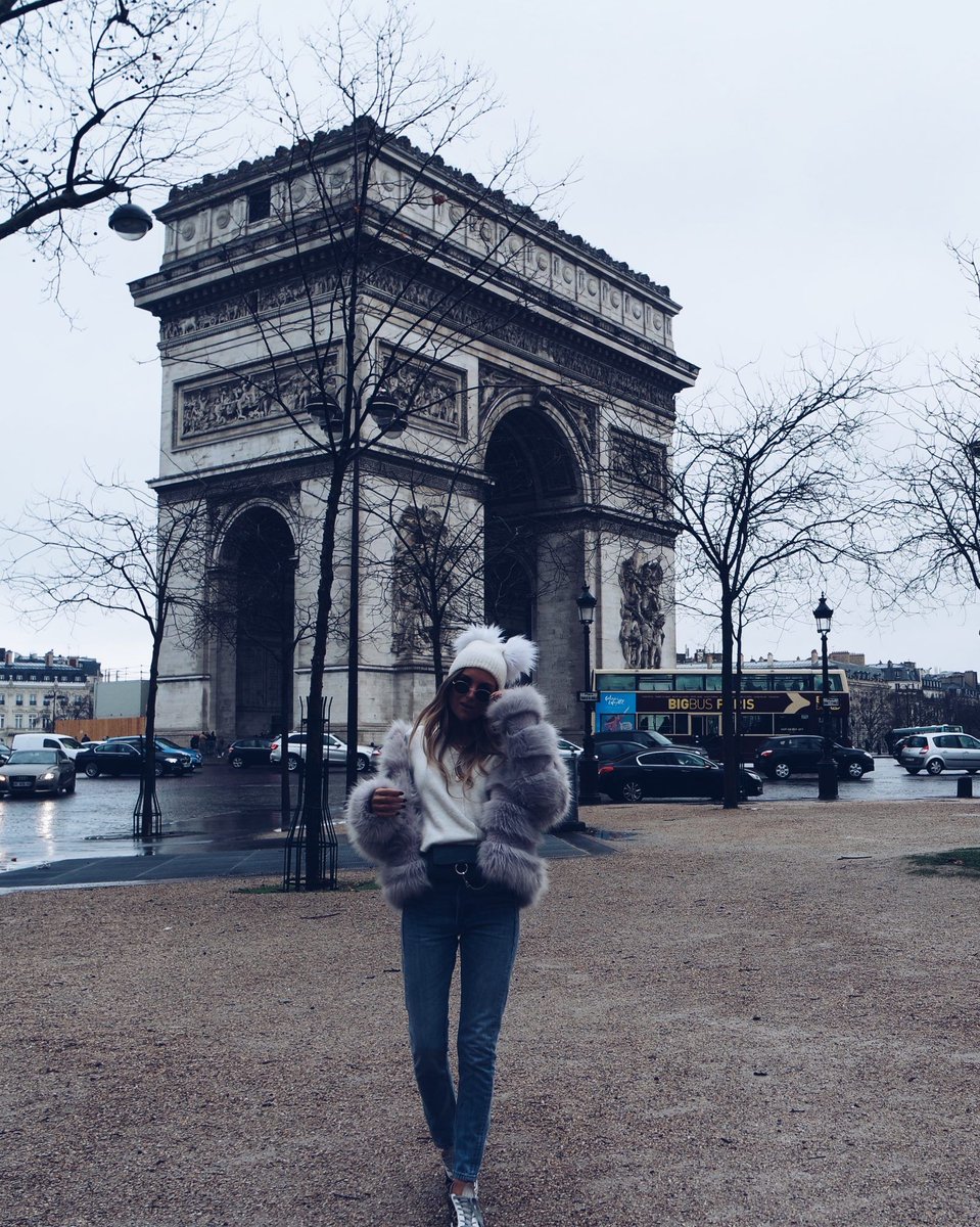sineadxcrowe's tweet photo. A long weekend in Paris! The best shopping, eating and instagram spots! https://t.co/g3WNRbxkA4 @FemaleBloggerRT #paris #paristravelguide #paristraveltips https://t.co/p39g8B1Bot