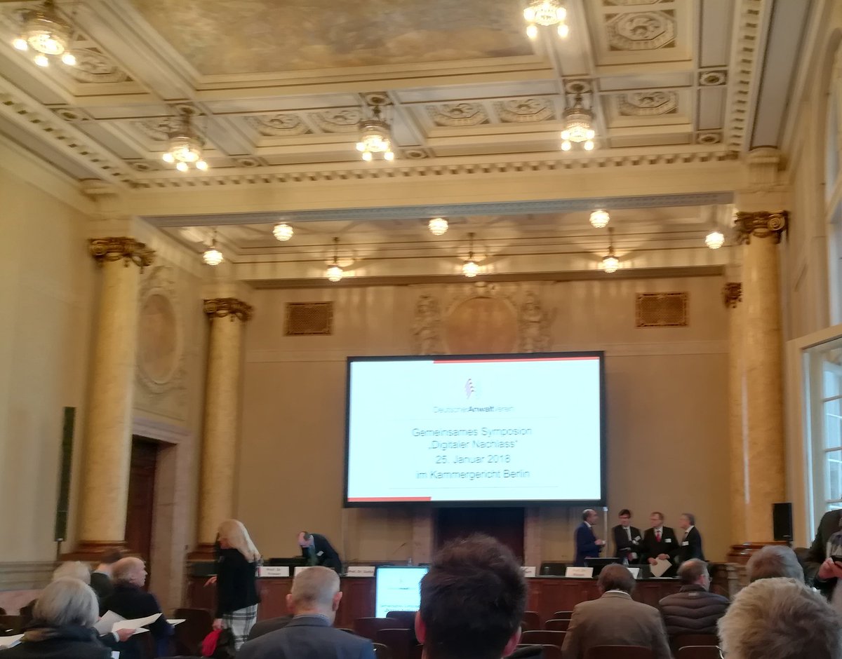 Digitaler Nachlass interessiert auch Anwälte. Die rechtliche Seite muss natürlich berücksichtigt werden.