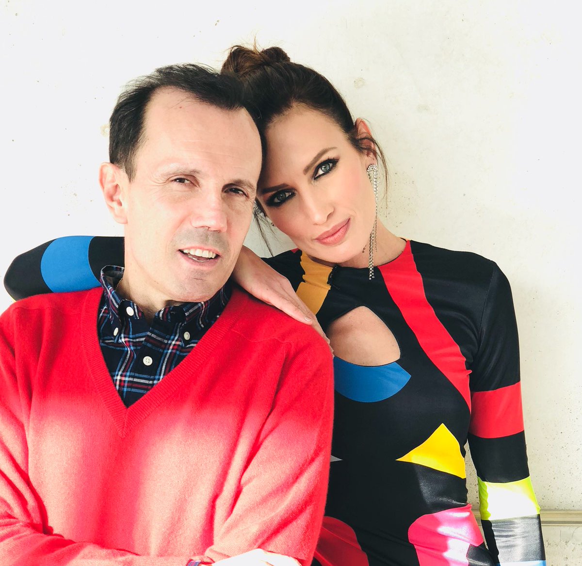 OfficialNievesA's tweet image. Felicidades mi querido #JesúsMariMontesFernandez por 25 años apoyando con tu pasión y dedicación la moda Española . Te quiero amigo ❤ #ModadeEspaña @flashmoda_TVE @RTVE_Com 👗 @Mariaescote