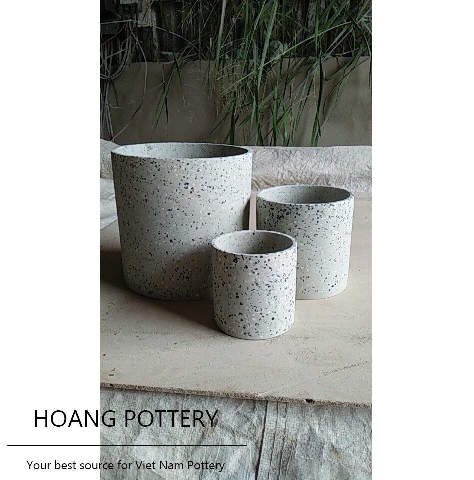 HoangPottery's tweet photo. #Modern #gray #poly #round #planters.πΌπΏ#vietnam #pottery #pot #planter #flowerpot #polypot #polyplanter #garden #modern #moderndesign #modernstyle #graypot #grayplanter #roundpot #roundplanter #potterysupplier #decorproduct #handmade #decor #decoration #gardenpot #gardenplanter https://t.co/nWGPjIqP2g