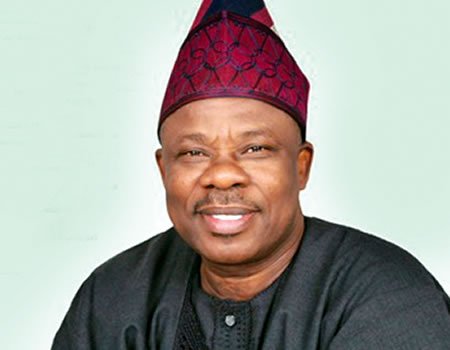 TheLeadingMen_'s tweet photo. On January 25, 1958, a young man was born under the Zodiac sign of   Aquarius at the Totoro Health Centre, Abeokuta, Ogun State of Nigeria.

This man is @Govsia 

Happy birthday your Excellency!!! https://t.co/mgz2Bz0GQl
