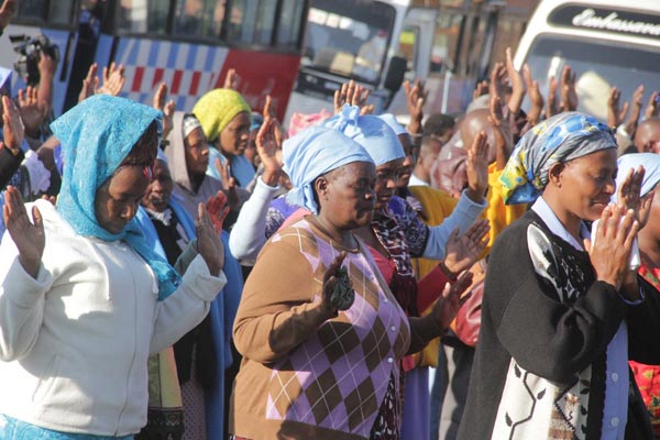 InvestNewsKenya's tweet photo. Starting  New Year in Hope and Faith - https://t.co/82rIk2bDxv https://t.co/Jnswr0OSZn
