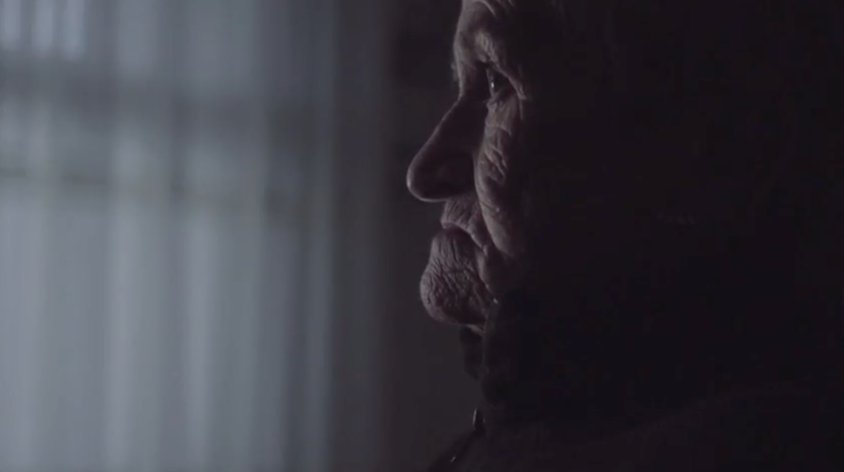 Bideoklip berria atera du <a href="/ikerlauroba/">iker Lauroba</a>-k, "Ile urdinak" kantuarekin. Ikusi hemen badok.eus/bideoa/ile-urd…