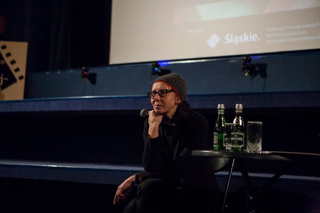 SILESIAFILM's tweet photo. Magazyn Reflektor @rozswietlamy opublikował obszerny wywiad z Urszulą Antoniak, która odwiedziła @Swiatowidkino 9 stycznia podczas przedpremierowego seansu "Pomiędzy słowami". Zapraszamy do lektury. Film wchodzi do kin 16 lutego!
#silesiafilm #BetweenWords
https://t.co/PAOrudNEDL https://t.co/jX7EsbCDbE