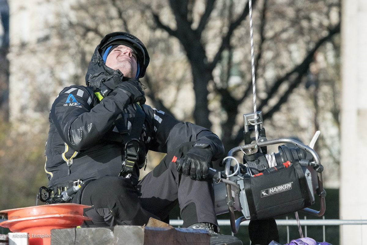 Harken_SandR's tweet image. Our equipment was used at Nathan Paulin’s incredible urban Highline world record in Paris. Find out more bit.ly/2naX4lR #ParisHighLine2017, #Telethon2017, #PuzzleMedia, #SDDSlackline, #HRE #NathanPaulin #CatsEngineering #HarkenIndustrial