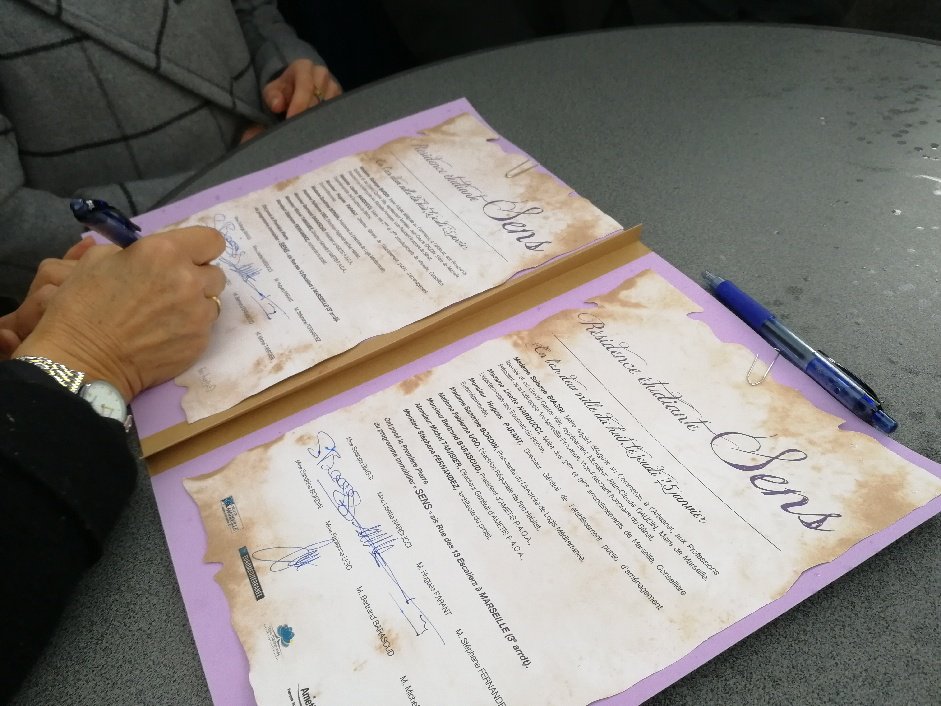 Euromed_MRS's tweet photo. 🏫La résidence sociale étudiante 👩🎓👨🎓 à Saint-Charles, un projet qui fait... "SENS".
Pose de la 1ère pierre avec
@solangeBIAGGI @LisetteNARDUCCI #HuguesPARANT #SandrineBORDIN #FabienneUGO #BertrandBARASCUD #MichelTAMISIER #StéphaneFERNANDEZ https://t.co/Ua5V4yzTps