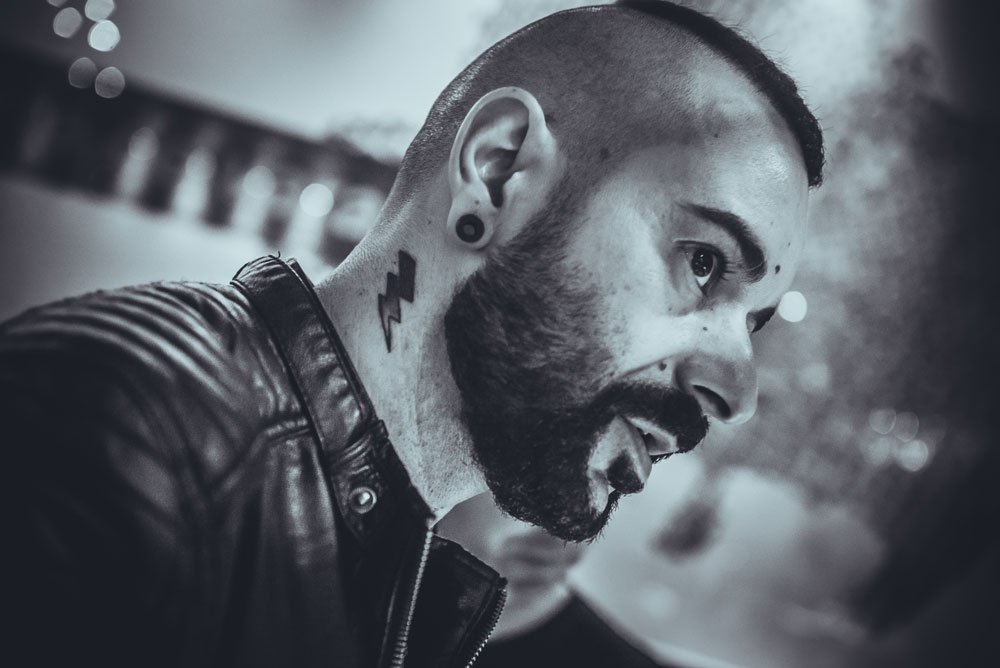 Mañana viernes tenemos al asturiano Belo en La Zarzaparrilla, entrada gratuita: todo un lujo que nadie debería perderse; os lo contamos en la Web!!

eldromedariorecords.com/belo-viernes-2…
facebook.com/lazarzaparrill…