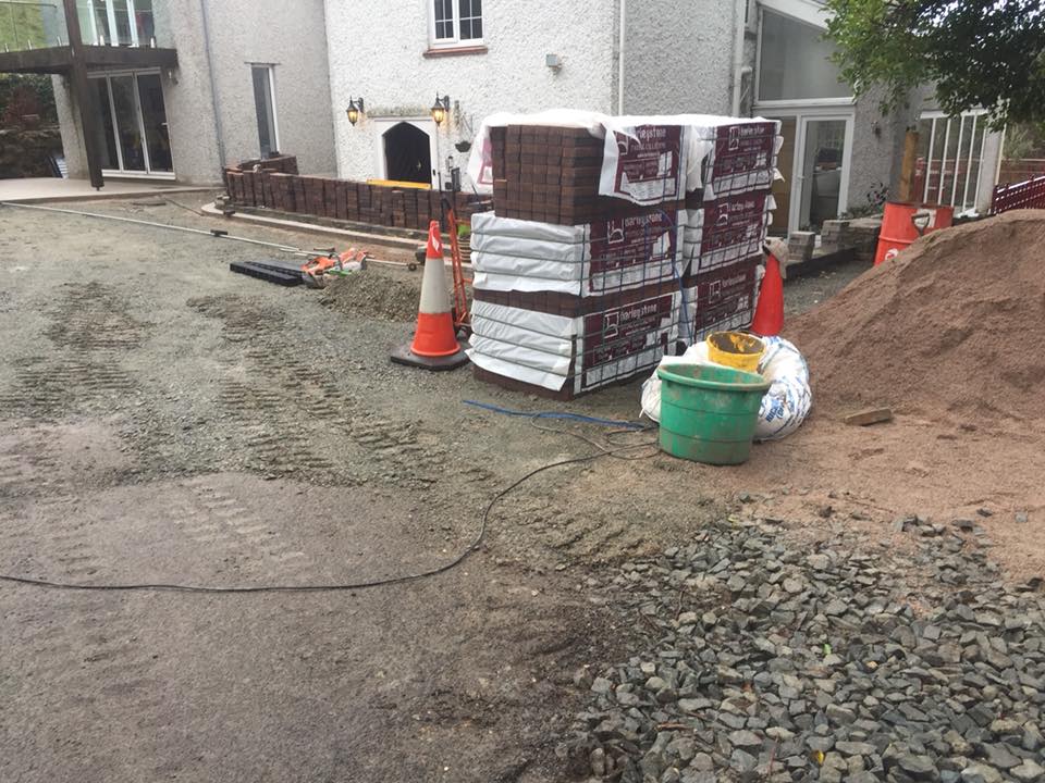 MKMLlandudnoJun's tweet photo. Amazing new block paving job by Wayne Patio Parry using Barleystone Larchfield 50mm Chestnut paviors, available on our website! @BarleystoneJoe @BarleystoneP 

https://t.co/gtHnd1DkoX https://t.co/MMKPmzmtTZ