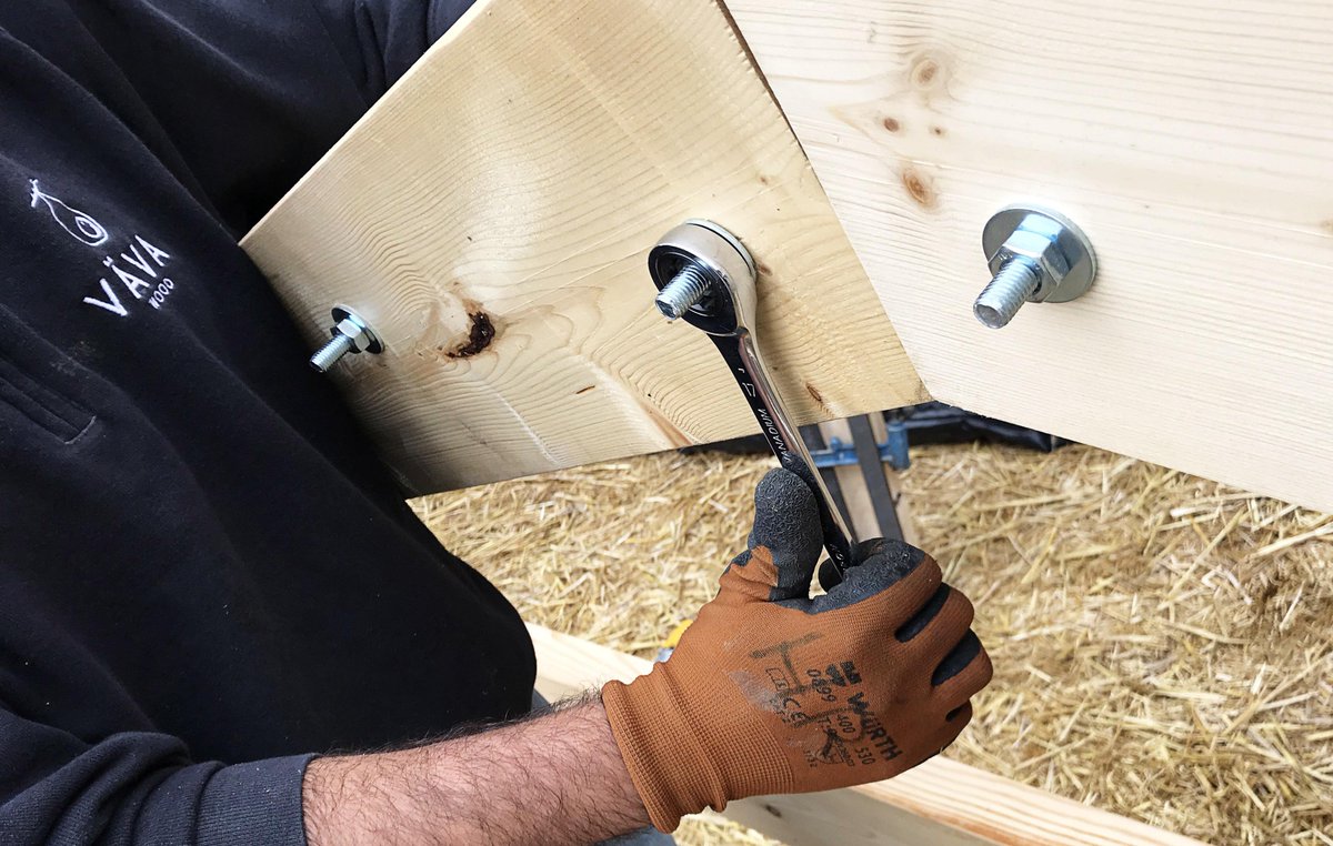 VavaWood's tweet photo. -Un local hecho con paja?
-Si, con paja! 
#eco #construccion #madera #ahorroenergético https://t.co/5LdxIWyTHe