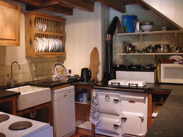 helpfulholidays's tweet photo. We're pleased to welcome Hallowarren Barn back to HH. A semi-detached cottage with extensive gardens deep in the #Lizard #Cornwall https://t.co/ZHnwMCG365 #Travel #Holiday #UK #Manaccan https://t.co/K2mDsw1SRN