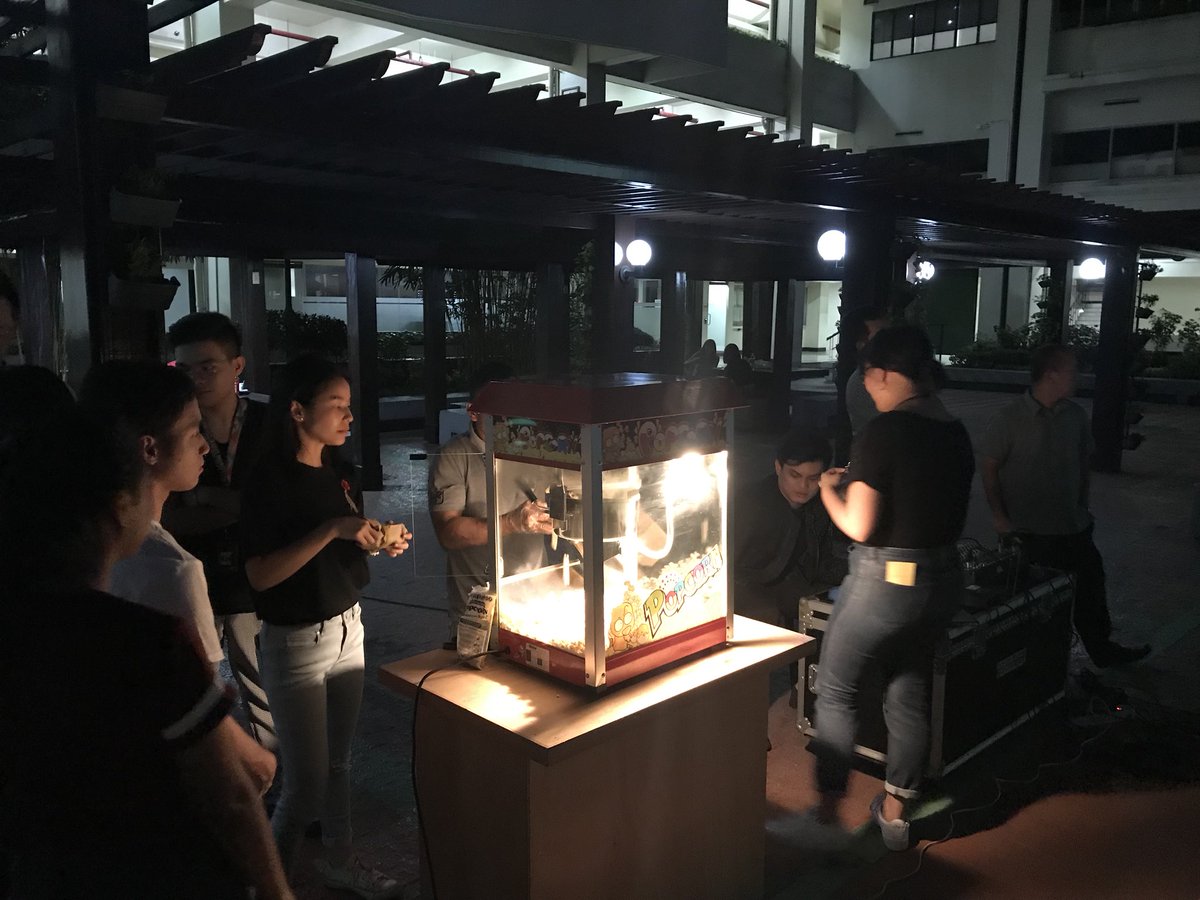 benildecsg's tweet photo. #CSGNOW
SHUTTER playing at Night Sky Cinema right now in Plaza Villarosa! 🌙🎥
#BEnildeACTIVE #LasallianWeek2018 https://t.co/hyIuWbVPYi