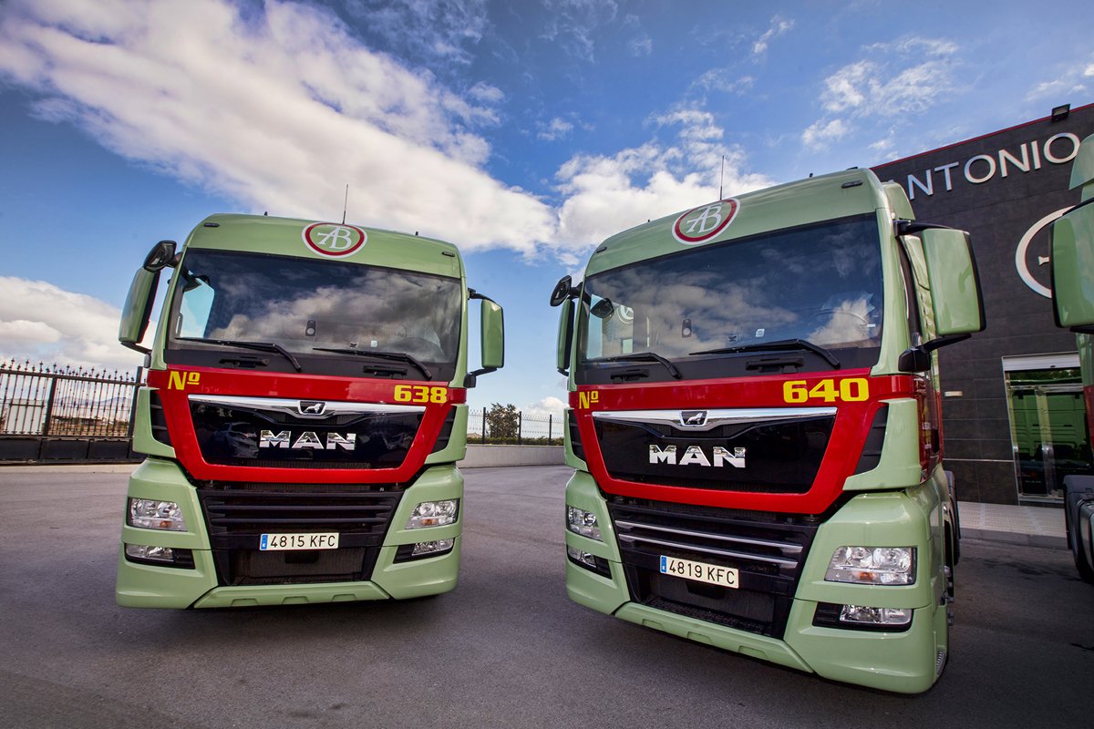 MAN_Iberia's tweet photo. Transportes Belzunces renueva su confianza en nosotros adquiriendo 10 nuevos #camiones TGX EfficientLine 3 para su #flota_MAN. ¡Enhorabuena! Más > https://t.co/8gMovgB4l3 https://t.co/139Y7QfGao