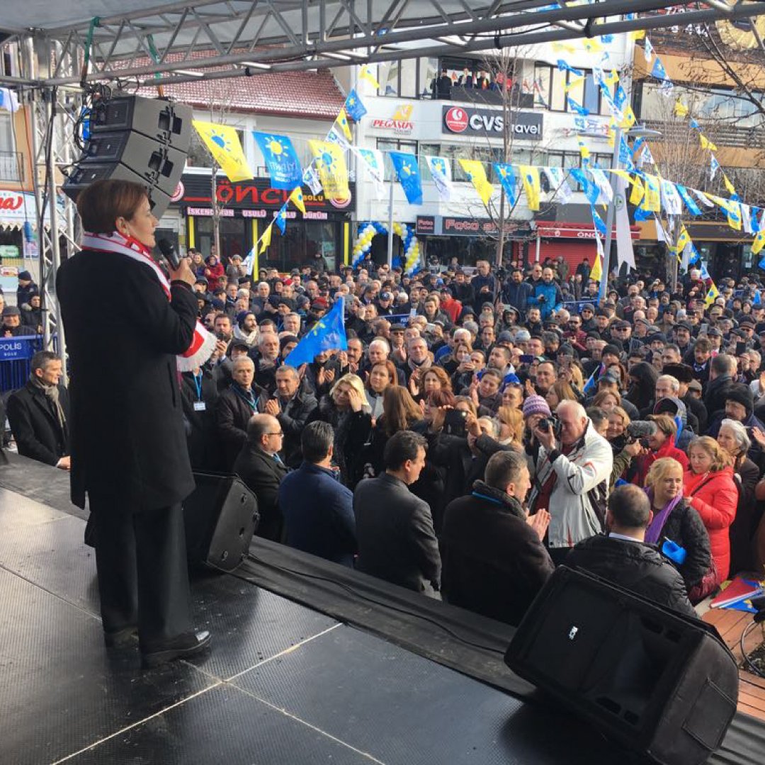 meral_aksener's tweet photo. Camileri, hamamları ve tarihi evleriyle; milli parkları ve gölleriyle; çalışkan, misafirperver ve samimi insanıyla #Bolu’da hemşehrilerimizle bir aradayız. 
#BoluİYİolacak 
#TürkiyeİYİolacak https://t.co/JByGZ026rC