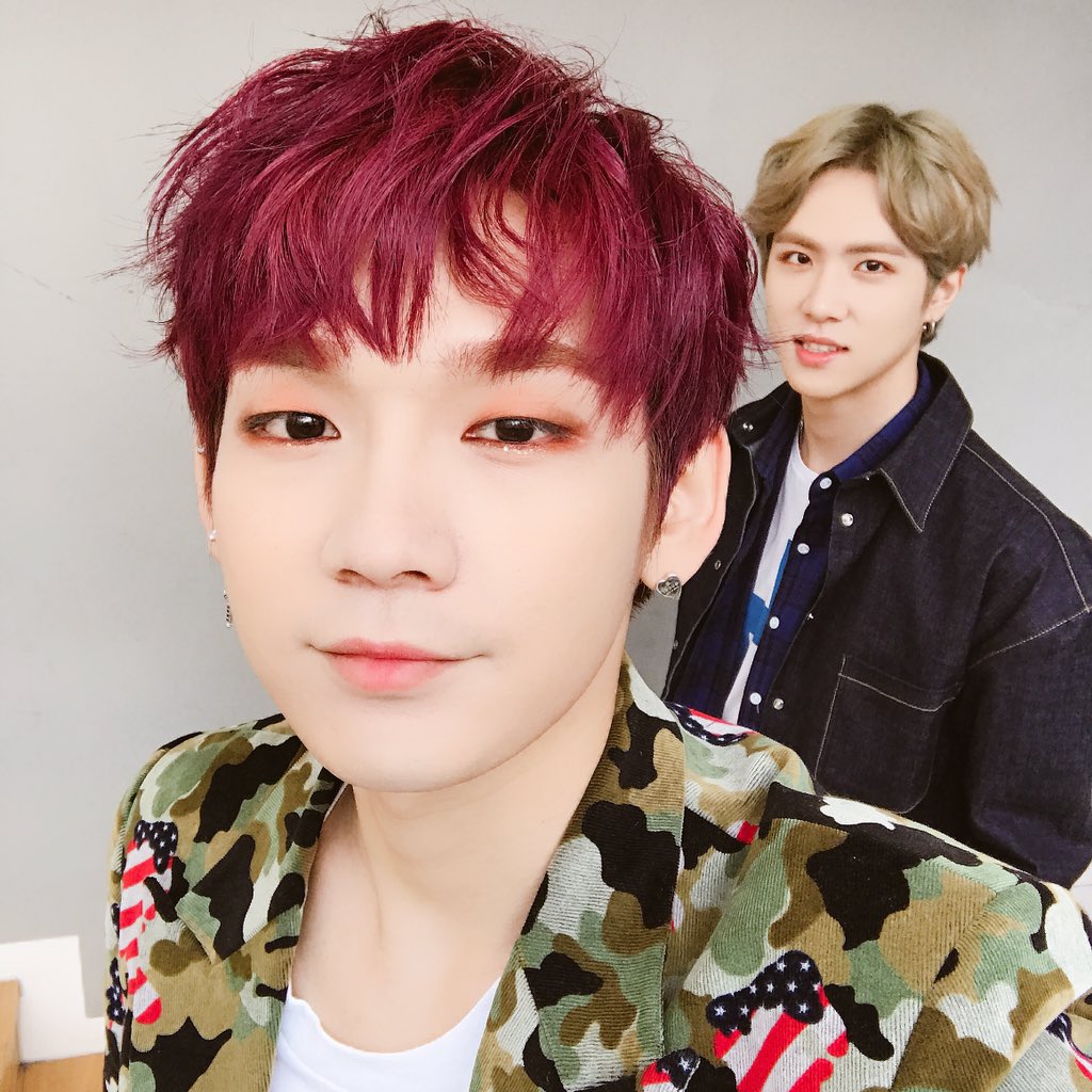 JBJtwt787's tweet photo. [#켄타🍓] 우리 100일 축하아ㅏ~ https://t.co/idi5a3sF2i