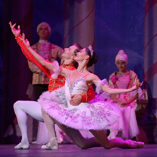 Integrado por un gran elenco de estrellas de la danza internacional procedentes de los ballets más famosos de Rusia como el Bolshoi, Teatros Ballet de Ucrania o Moldavia, viene el Russian Classical Ballet a Cartagena  para poner en escena El Cascanueces. Este sábado 27 de enero.