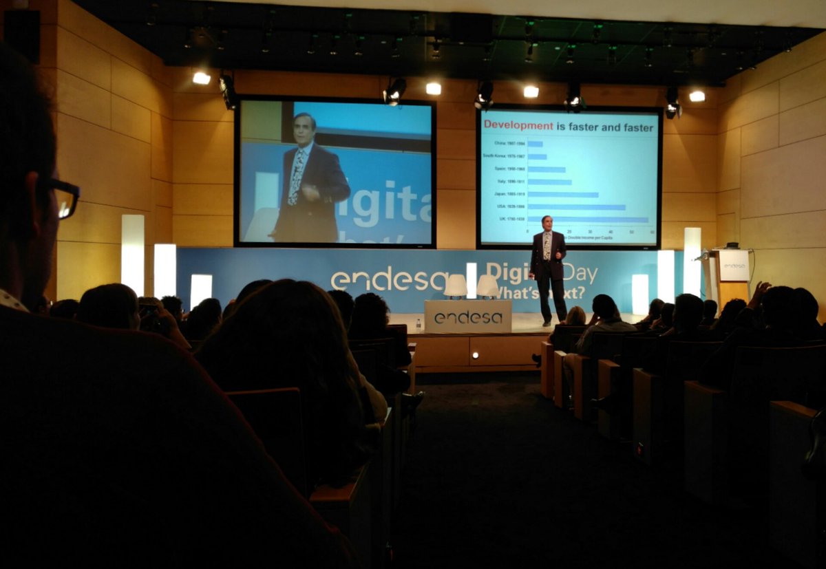 Endesa's tweet photo. "En los próximos 20 años habrá más cambios tecnológicos que en los últimos dos milenios", José Cordeiro, Director del Millennium Project en #digitalday https://t.co/qbN1GflVLH