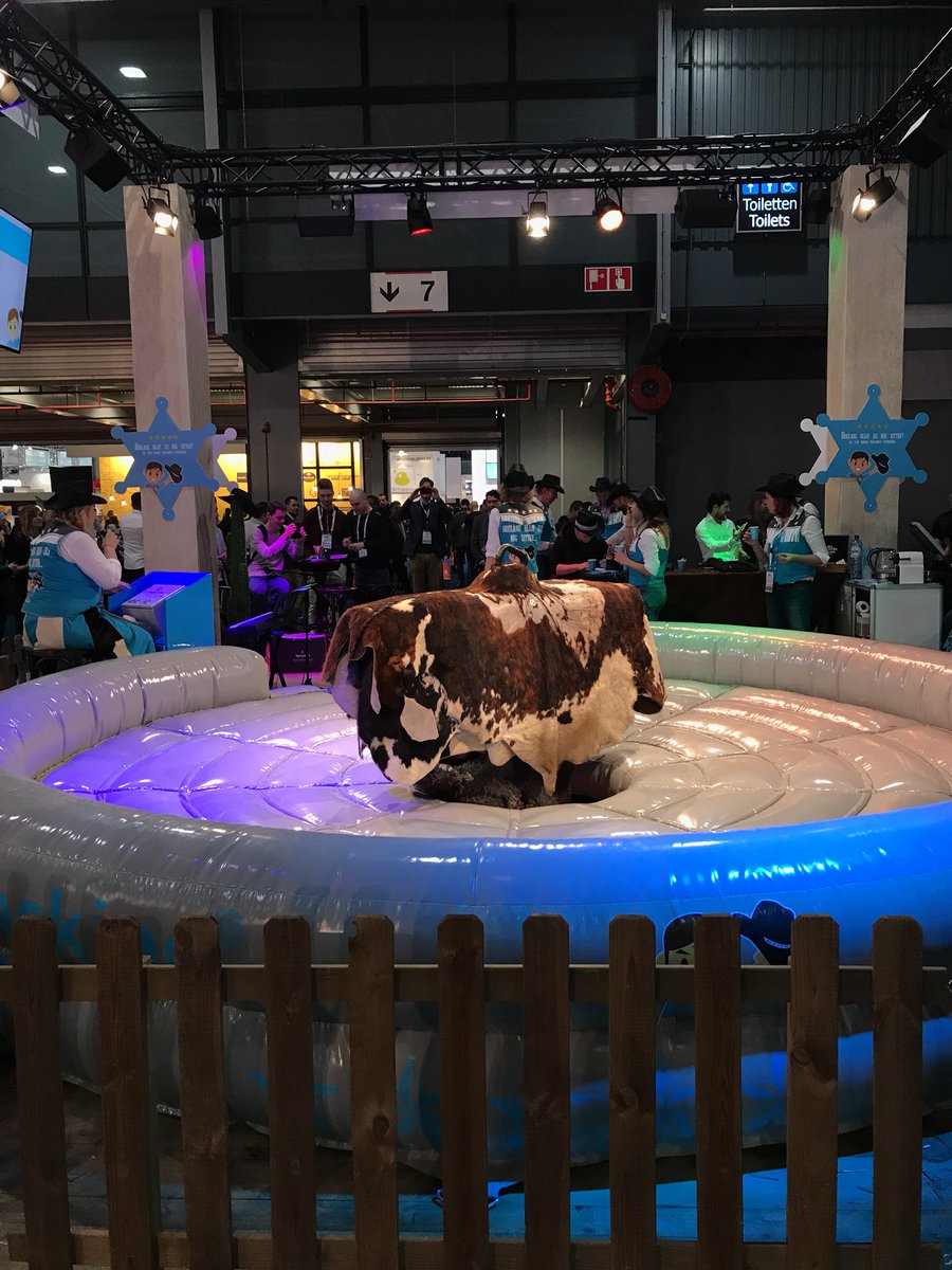 Jongens, Hermien is terecht: op de <a href="/WebwinkelVakdag/">Webwinkel Vakdagen</a> in Utrecht. Ze heeft het naar d’r zin, hoor!
#stand17 #WWV18 #Hermien