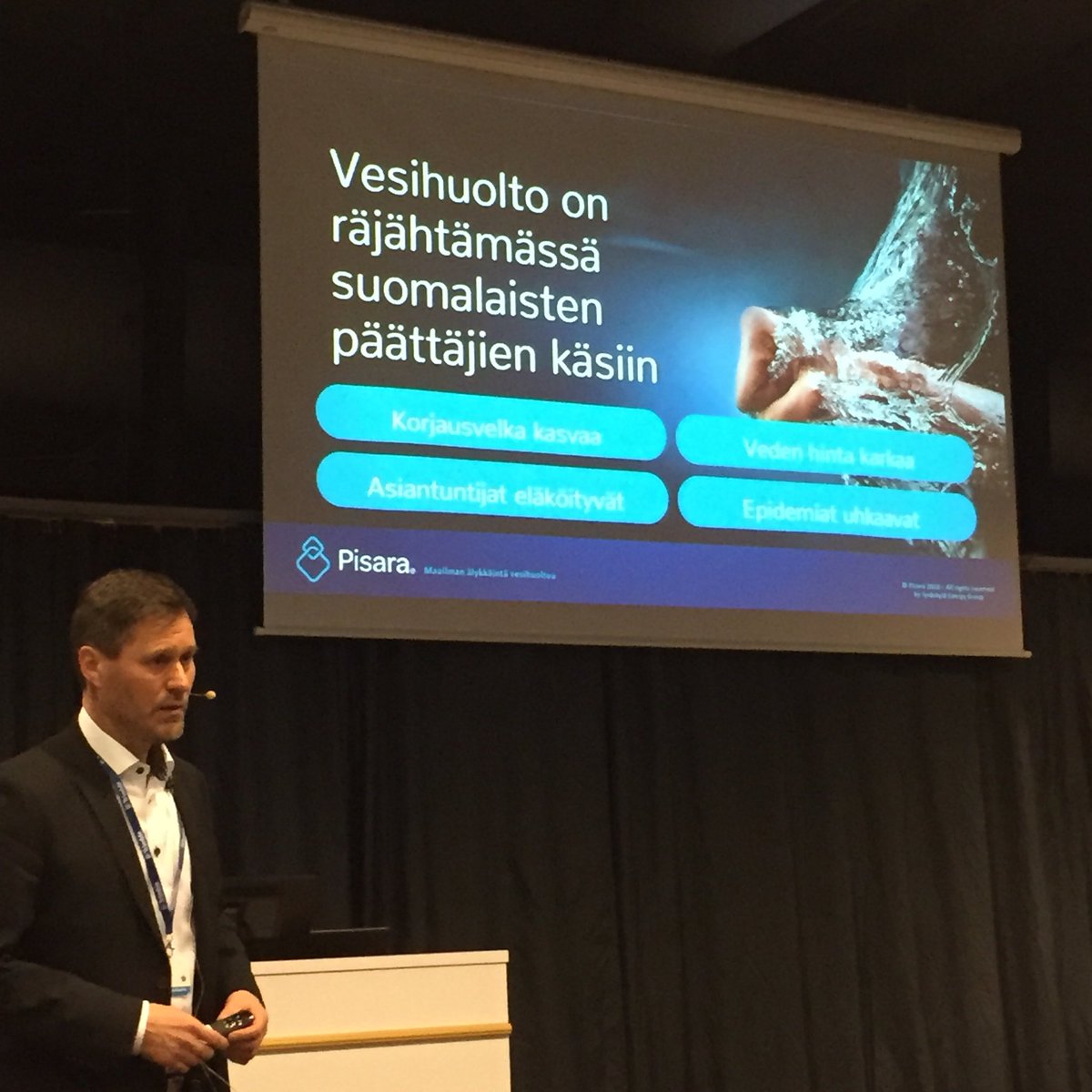 Alvayhtiot's tweet image. #Pisara mukana Trimblen käyttäjäpäivillä Jyväskylässä. Vesihuollon tulevaisuuteen herättelee Kari Kautto. #tkp18 #vesi #vesihuolto