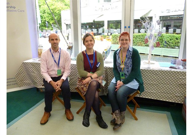 hospiceuk's tweet photo. The @MarieCurieSCO Edinburgh #hospice teamed up with @StColumbas and @Palliative_Scot to promote palliative care @edbookfest last year, which included "Death Lunches" and @LifeDeathGrief resources. They're already planning for the 2018 festival: https://t.co/LTRdLKDvby #Scotland https://t.co/qg2LzoQgpQ