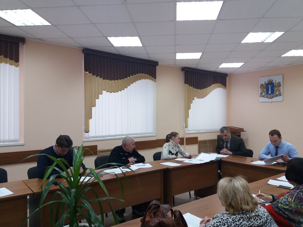 В МО "Ульяновский район" проходит заседание Общественного совета по профилактике коррупции