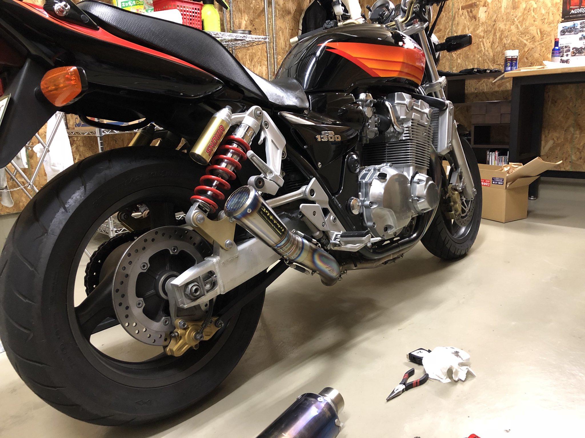 cb 1300sf sc40 マフラー