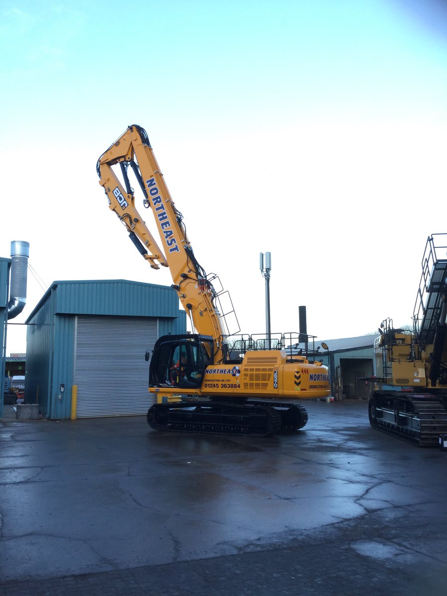Machine looking great <a href="/Hudsonsigns/">Hudson Group</a> Thank you! #vinyl #livery #stickers #northeast #demolition #kocurek