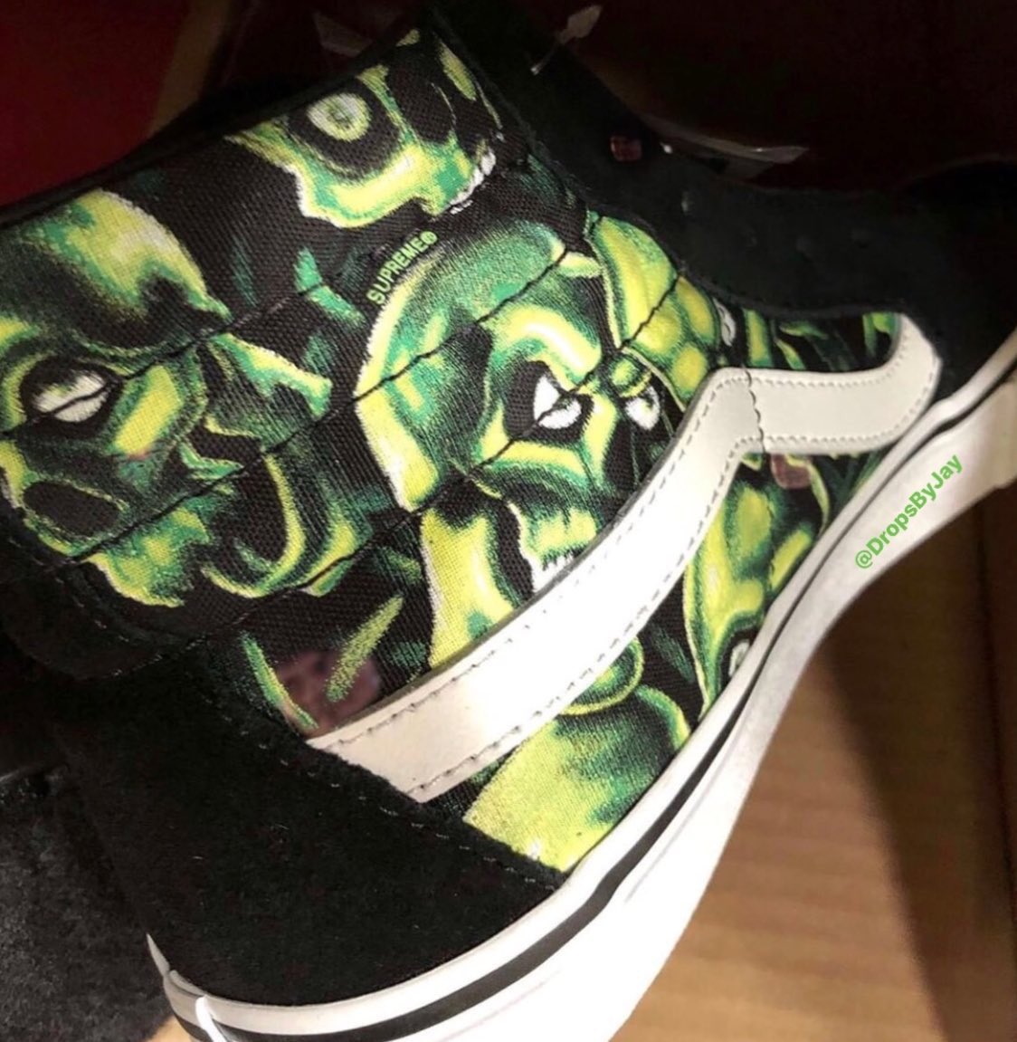 sneaker0630 tweet picture