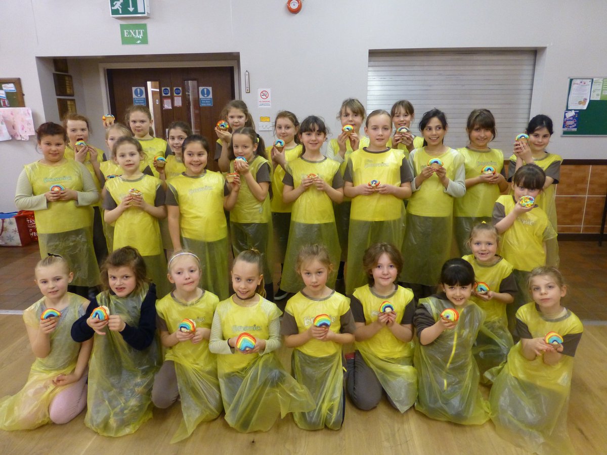7SurreyStreet's tweet photo. Yay!!! Lovely time last night with 1st Toftwood Brownies, Decorating Cupcakes with 🌈 🌈 @central_norfolk https://t.co/GQXn9HREM7