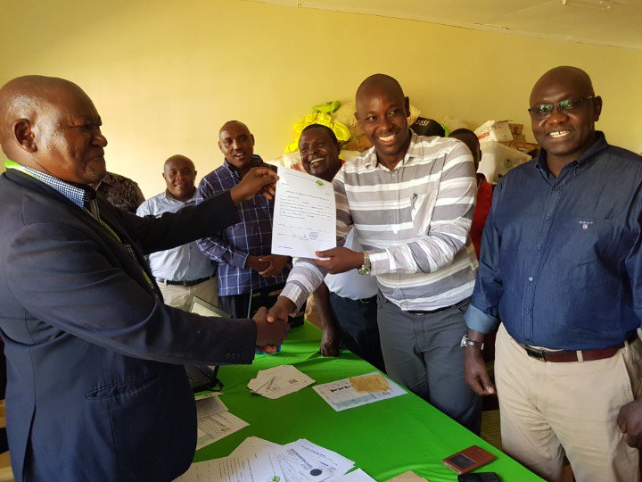 Thirdwaykenya's tweet photo. @dmmkituiwest  our candidate has been cleared to run for the Kitui West  he is accompanied by party leader Dr @EAukot .Also present is party chairman  @CpaWaweru  and SG @fokango  #KituiWestDecides https://t.co/f3TcI4NB5Z