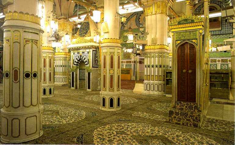 SunniDiet's tweet photo. Hai Tamanna Meri Mere Dilbar,
Dekh Loo Kaash Har Saal Aa Kar ...

Teri Masjid Ke Mehraab o Minbar,
Aur Roze Ka Pur Kaif Manzar.

#Naats https://t.co/xDfHebk5db