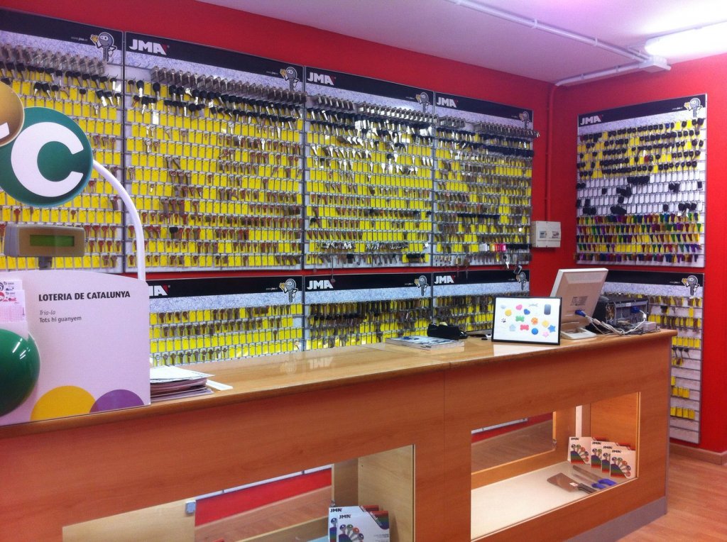 Deixa la teva valoració d'aquest establiment de #Tarragona, Llaves en bruto, entrant a: