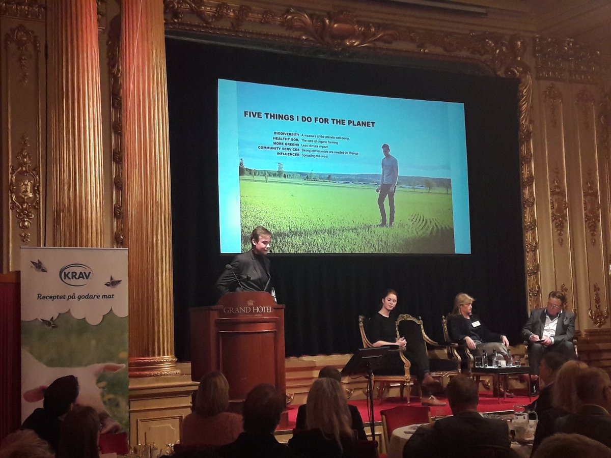 Stolt att två av våra styrelseledamöter lyfts som intressanta exempel. Här @Ekobonden Adam om att minska klimatpåverkan och öka matproduktionen genom mer proteingrödor och grönsaker #ekogalan #planetskötare