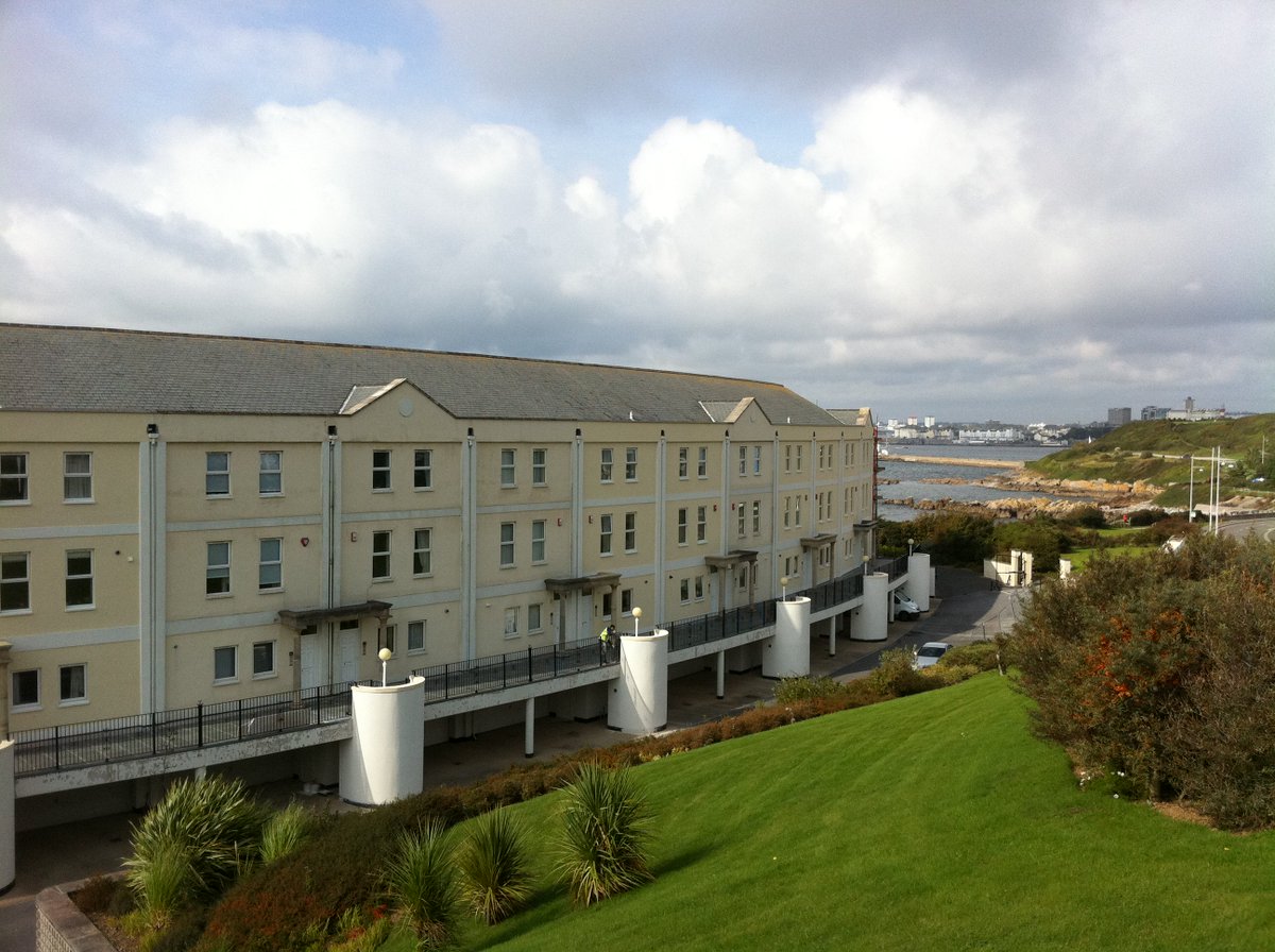 MonocoucheRS's tweet photo. Beautiful seaside crescent #spray #cleaned and installed with #Monocouche XF Best Practice System, with additional #MonoMend RXF for protection against severe sea spray
#render #renovation #refurbishment #rejuvenation #MonocoucheXF #external_rendering #plastering https://t.co/CPrSt09GpD