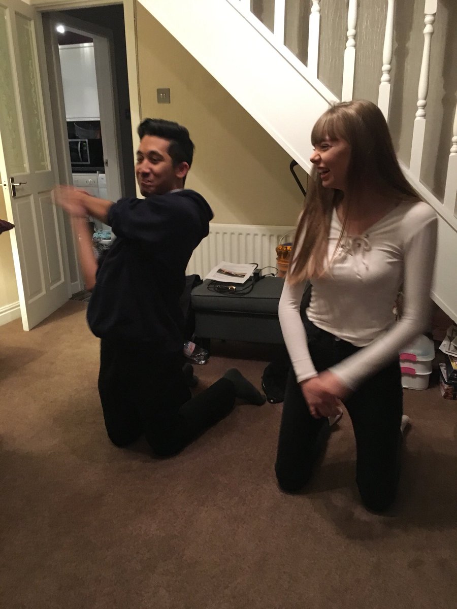 WT_Lancashire's tweet photo. Youth Volunteers warming up and taking part in the @_LABGC_ #10TO plank challenge. Beccy kept it going the longest with 2 minutes 37 seconds! #iwill https://t.co/jNeNeJpFJm
