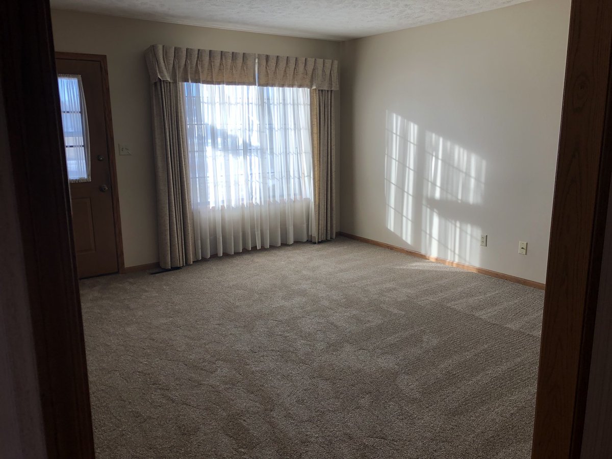 ChantJohnson's tweet photo. 2 bed | 1.5 bath | 1,200+ sqft | $149,900 | 2821 W. C St. | @CBPrefGrp #chanteljohnsonrealestate https://t.co/4wxQXwEQTK