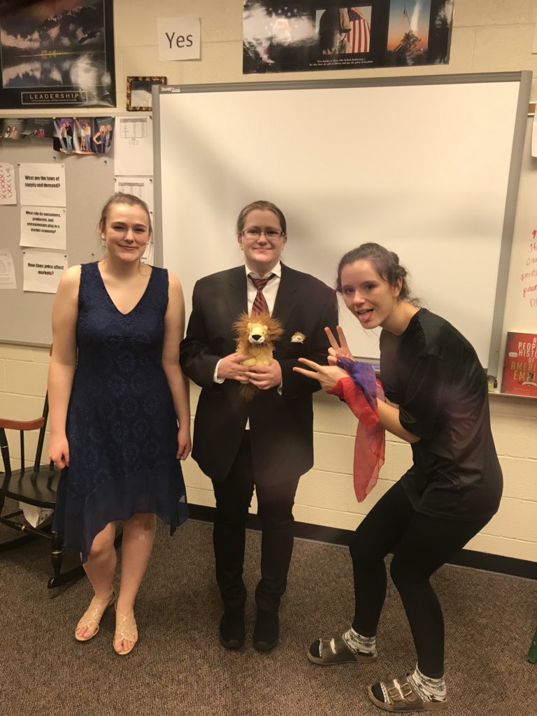 Allisonu14's tweet photo. more picssss #APUSH4 #theROARING20s #thegreatfitz https://t.co/J4UEwO2RKL